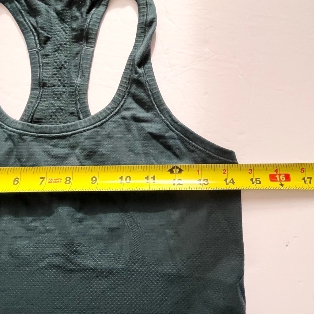 Lululemon Set of 2 Racerback Tanks Size 6 Black and Green - Picture 10 of 12